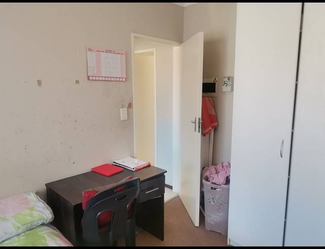 2 BEDROOM APARTMENT FOR SALE IN CLOVERDENE